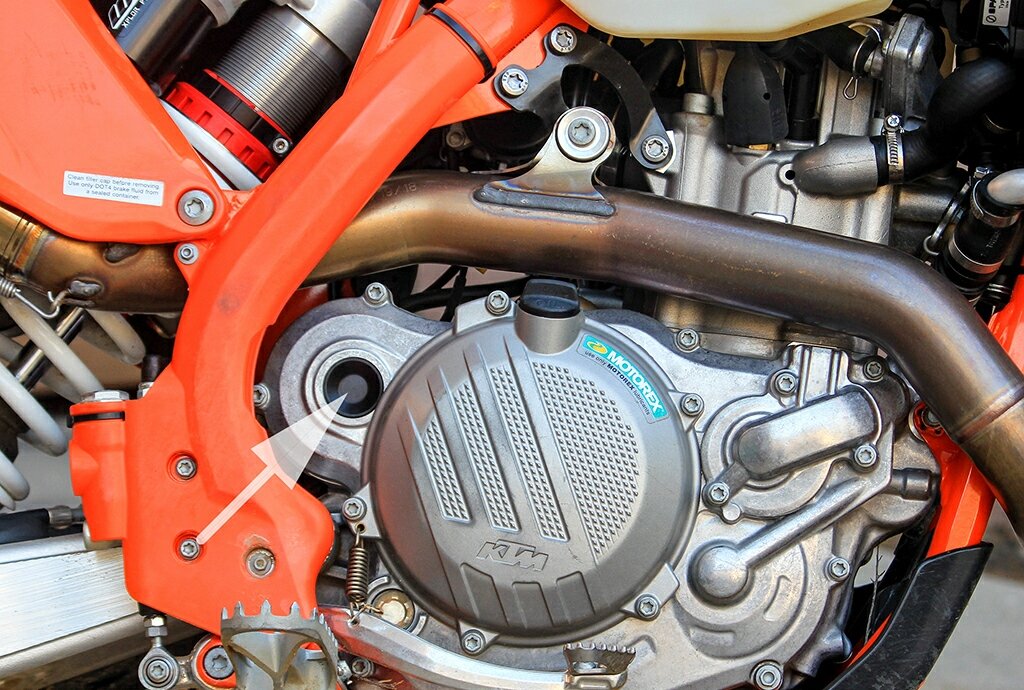 Двигатель KTM 500 EXC-F 2019 теперь запускается электростартером.
