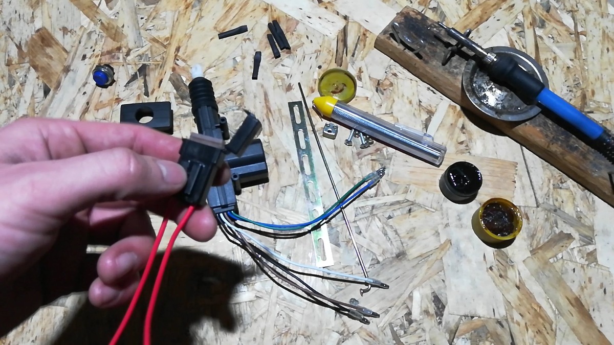 Врезной предохранитель