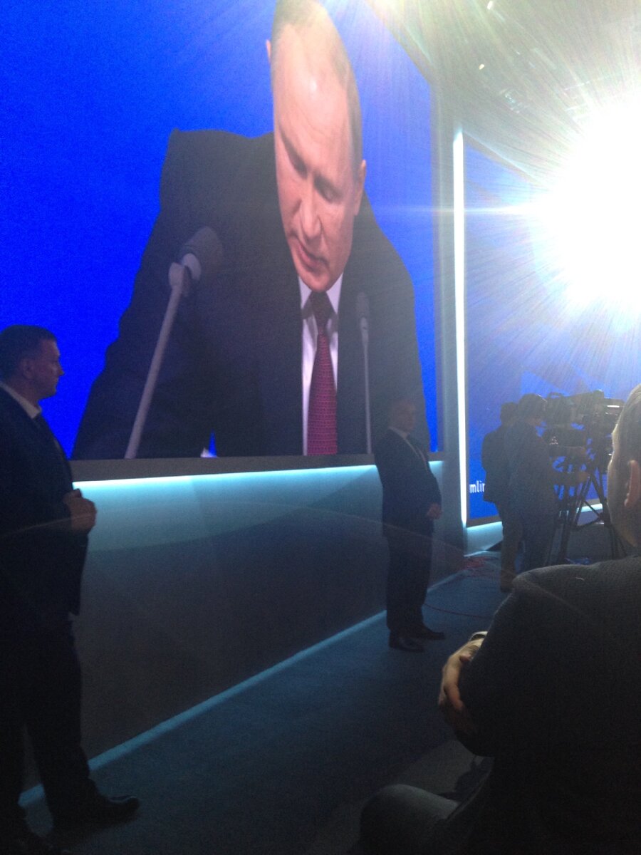 Фото автора с пресс-конференции  В. Путина, 2018 г.