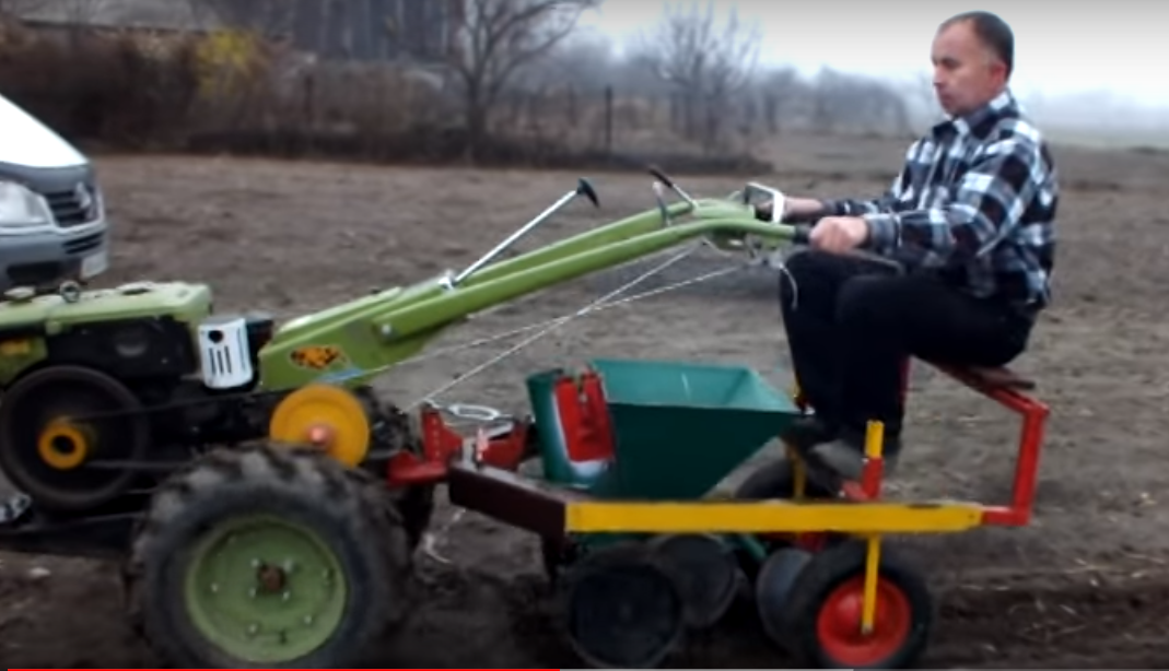 Адаптер с картофелекопалкой вариант сидя.