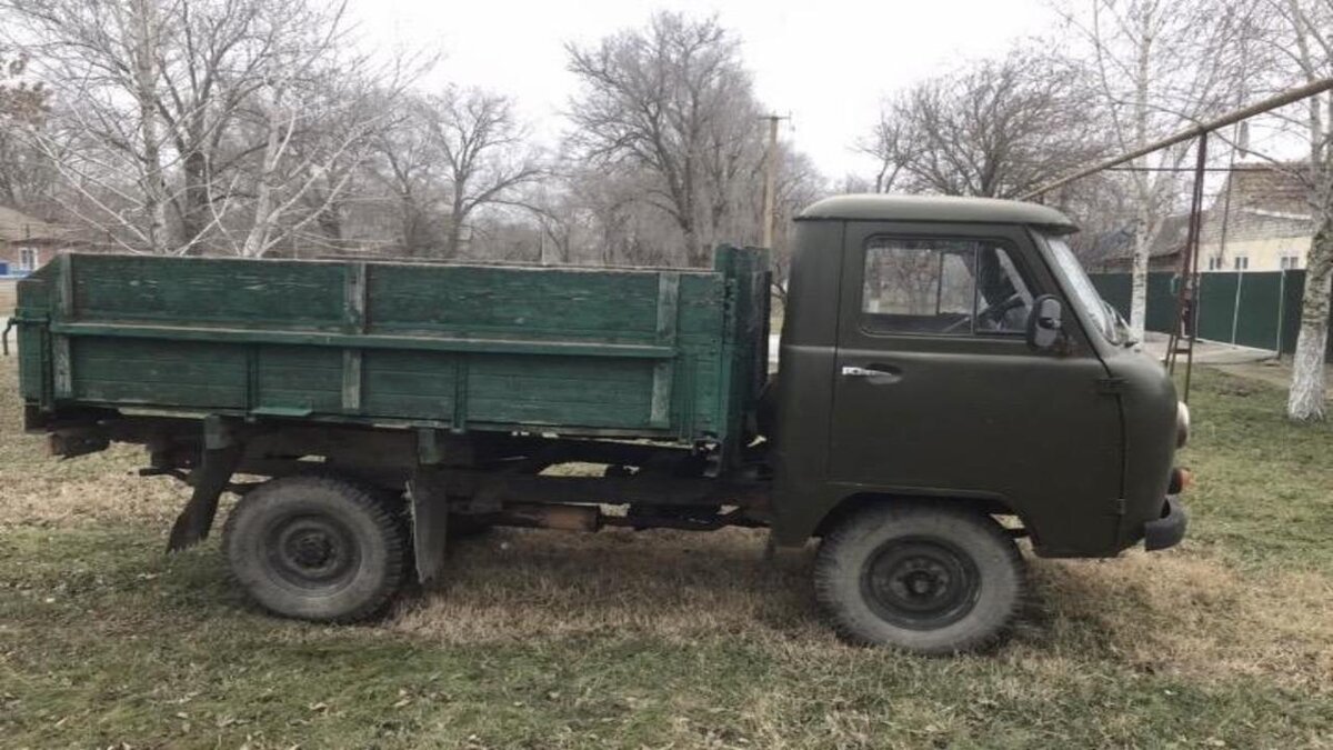 Вот точно такой же УАЗ у меня сейчас стоит на ремонте после той поездки в лес а Фото я взял с яндекса