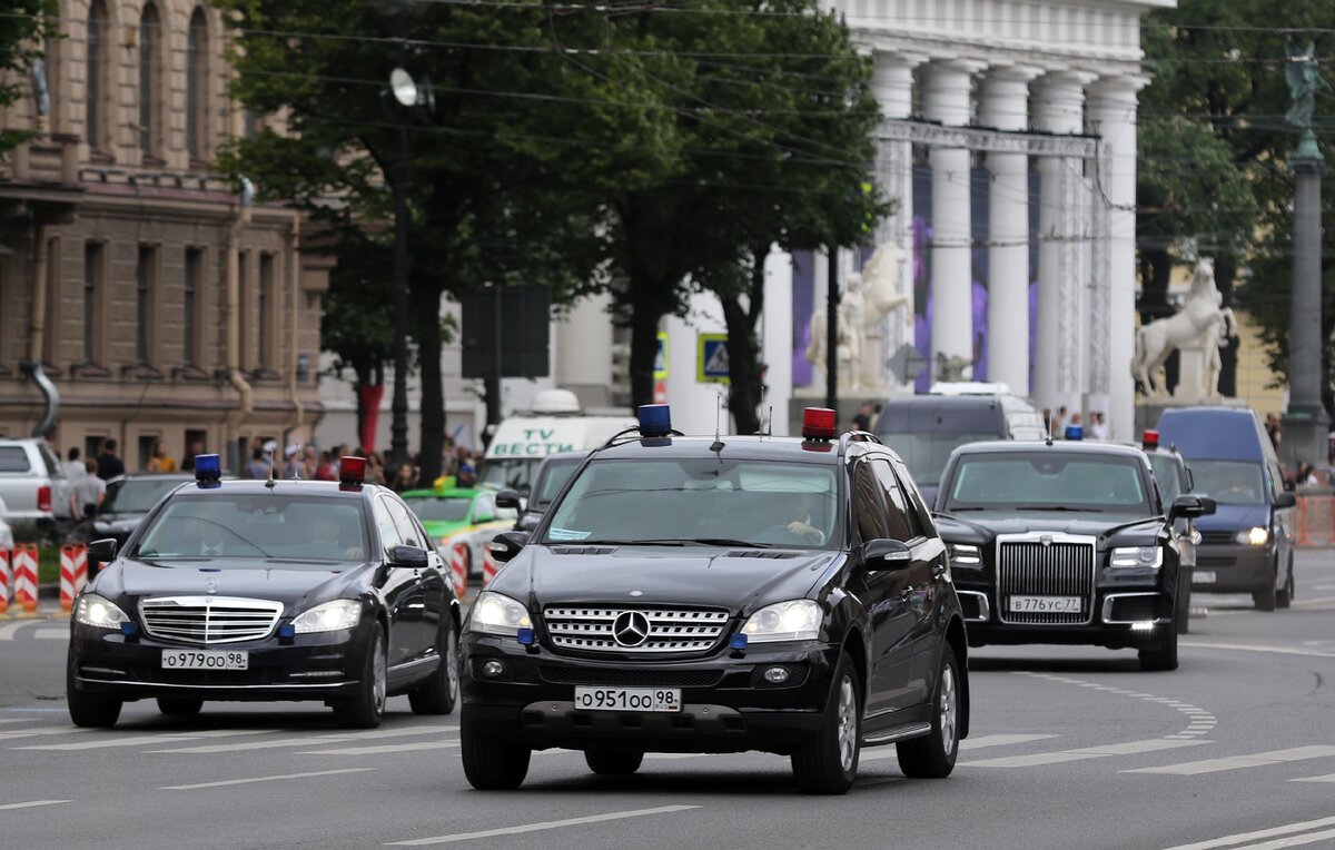 Кортеж Президента России в Санкт-Петербурге | ФотоОхота на автомобили | Дзен