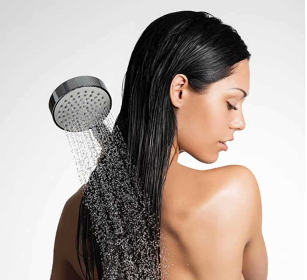 Кстати, после холодного душа волосы становятся более блестящими и гладкими. Приятный бонус :)