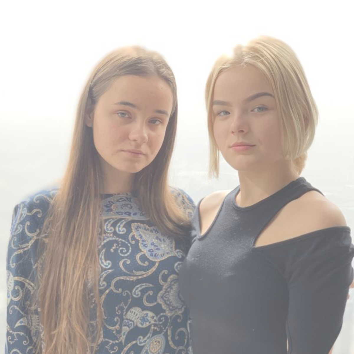 Кто из них старшая?