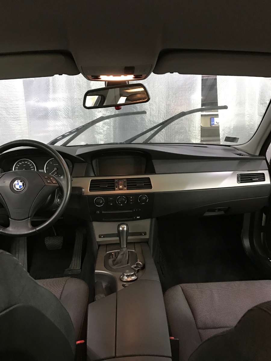 Так молдинги выглядели в стоке. 