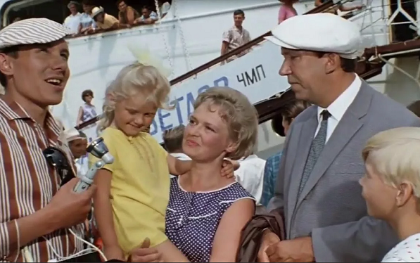 Чтобы избежать массового невозврата, заграничную путевку получал только один член семьи. (фото из открытых источников)