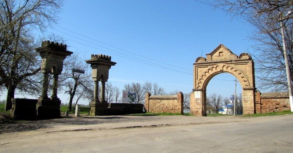 От некогда могущественной крепости остались руиныАвтор: citycard.travel