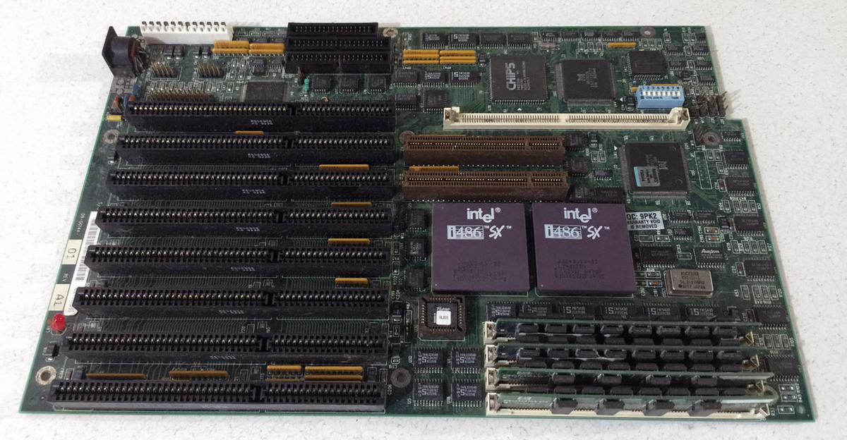 Материнская плата с двумя процессорами Intel i486