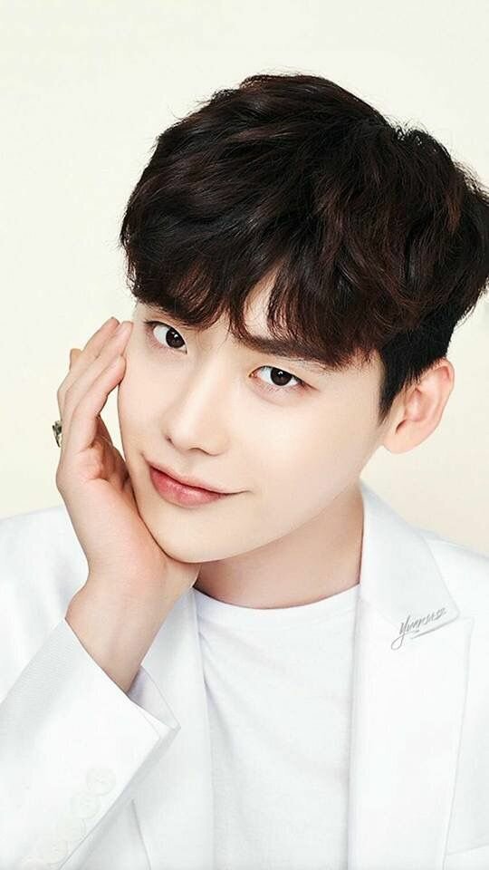 Фотографии со страницы сообщества «Ли Чон Сок ›› Lee Jong Suk ›› 이종석»