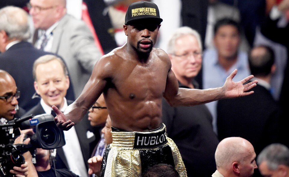 "Дана Уайт мой друг. Вы знаете, он даст мне любого бойца ММА на съедение, если я попрошу. Давайте говорить откровенно. Когда Дана заработал рекордный гонорар для UFC? Правильно, когда я избил Конора Макгрегора. Он должен умолять меня, чтобы я еще раз повторил это с Конором. Я полностью на себе нес раскрутку этого боя. Я говорил так, чтобы люди думали, что у Макгрегора есть хоть какие-то шансы против меня. Но реальность такова, что изначально у этого парня не было никаких шансов на победу. Он обречен с первой секунды боя. Честно, мне смешно, когда люди говорят, что Ирландец дал мне отпор. Я бы мог его уничтожить в первом раунде. Но разве такой бой ждали люди, ради одного раунда мы раскручивали это событие? Вы думаете этот оперкот Конора, о котором все говорят, прошел бы, если я выкладывался на все 100 с первой секунды? Думаю, ответ очевиден. Я не против провести реванш с Макгрегором. Это легкие деньги для меня. Я понимаю, что риск в бою с Конором минимальный, но даже у него есть шанс нокаутировать меня. Я готов на этот бой только ради денег, я не становлюсь моложе, моя реакция, не такая как 10 лет назад. Я реалист, я могу себе в этом признаться. Более того, мне совершенно не нравится Конор как человек, он расист. С ним я готов подраться минимум за 300 млн $." 