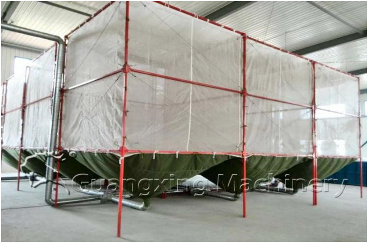 Система бункера (Guangxing Machinery) Система силосов, куда поступают гранулы пенополистирола после вспенивания. В них гранулы выдерживаются, а дальше поступают в блок-форму.
