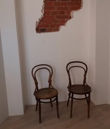 два столетних стулье, купленных с авито 