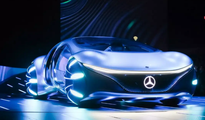 Это просто дизайнерское искусство - это Mercedes-Benz Vision AVTR. Когда я его коснулся то почувствовал...