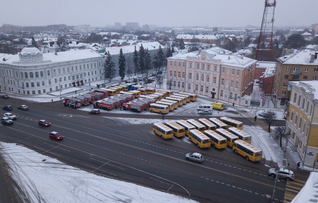Многодетным семьям Тверской области вручили автомобили