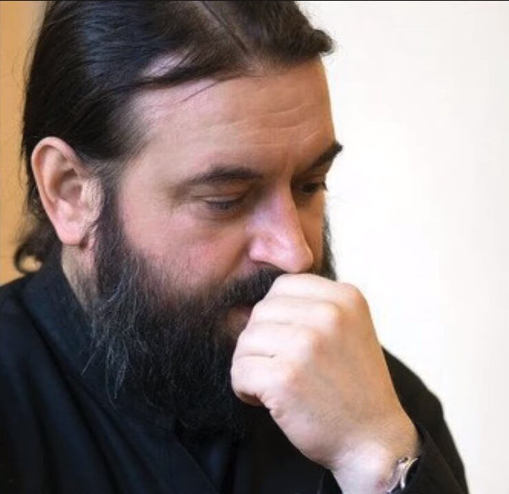 Андрей Ткачев - священнослужитель Русской православной церкви, митрофорный протоиерей, клирик храма святителя Василия Великого, Патриаршего подворья в селе Зайцево Одинцовского района Московской области, проповедник и миссионер, телеведущий.