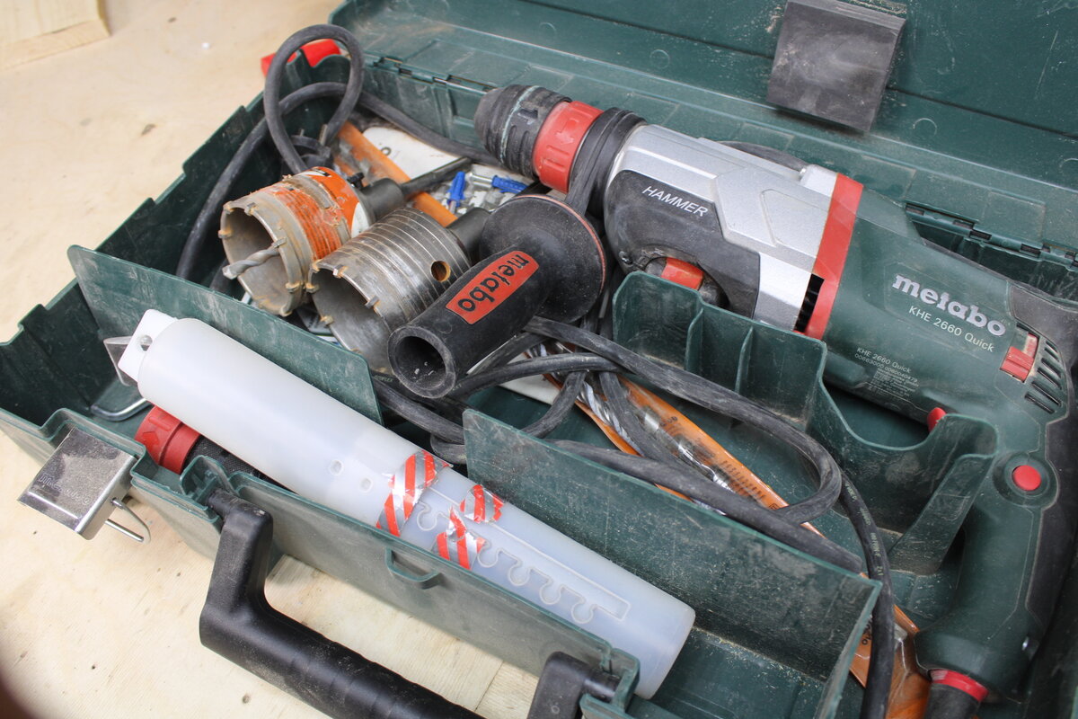 "Хочешь угробить перфоратор, больше не вздумай смазывать бур" - Так мне ...