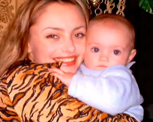 Елена Максимова с дочерью Дианой. Фото: uznayvse.ru