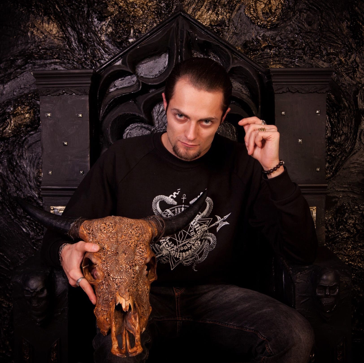 На случай, если кто забыл, как я выгляжу.