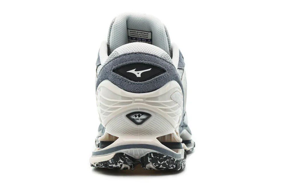 Mizuno Wave Prophecy LS