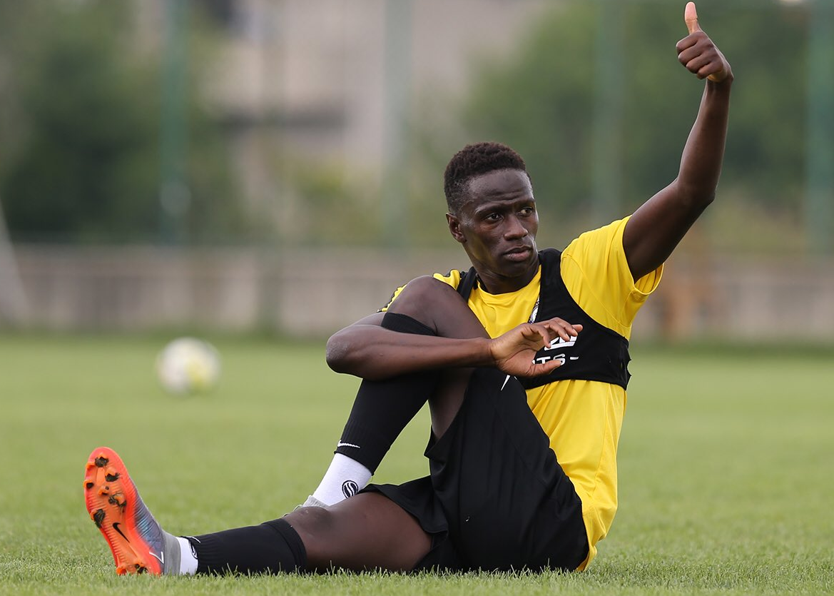 Усман Драме на тренировке. 