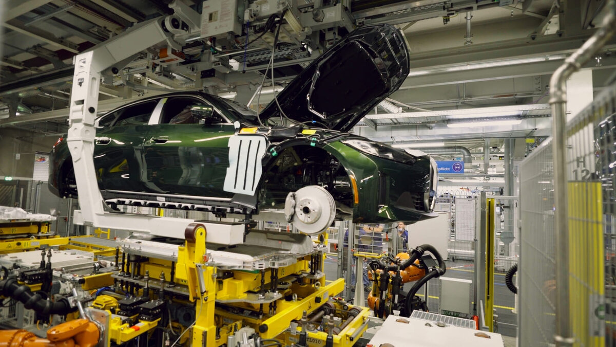 BMW f30 на конвейере