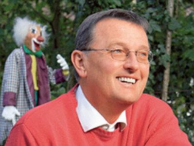 Михаэль Титц (родился 24 декабря 1947). Фото с сайта http://www.humorcare.com/humorcare-ev/mitglieder/dr-michael-titze.php 