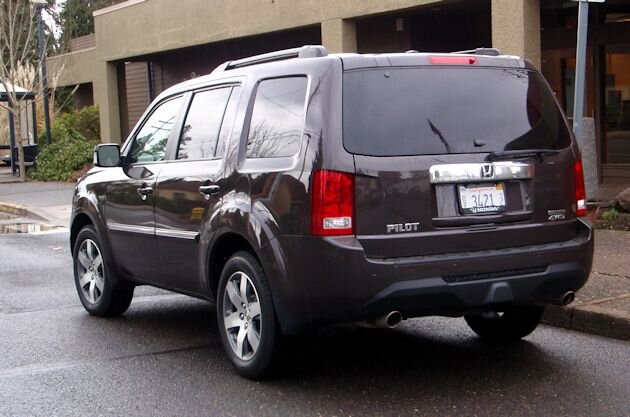 Хонда пилот (задний план)