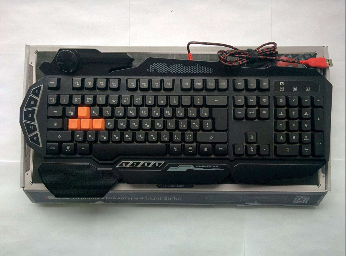 Фотографии не мои. Просто для демонстрации внешнего вида клавиатуры Bloody B314