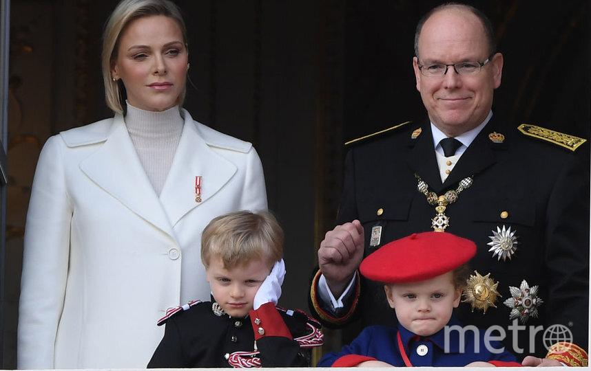 Альбер II с супругой и детьми. Источник фото: https://news.myseldon.com