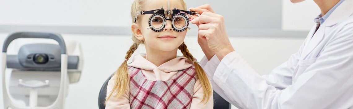 Дети с низкой остротой зрения на занятии. Зрение у 9 летнего ребенка. Дети с остротой зрения от 0,05 до 0,2 – это. 10 зрения у ребенка