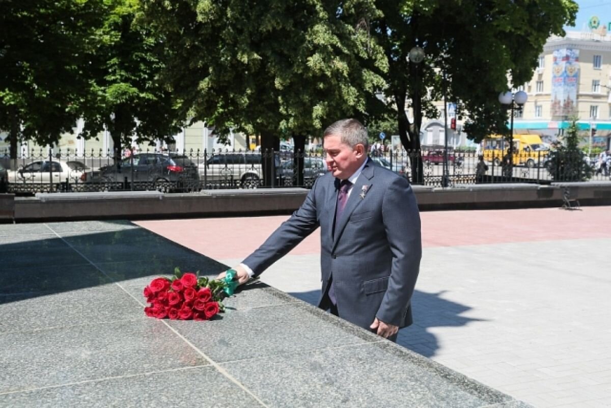    Глава Волгоградской области Андрей Бочаров проводит рабочую поездку в ЛНР