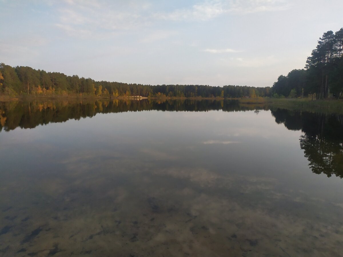 Воду из озера пьём.И никто ничем не болел.