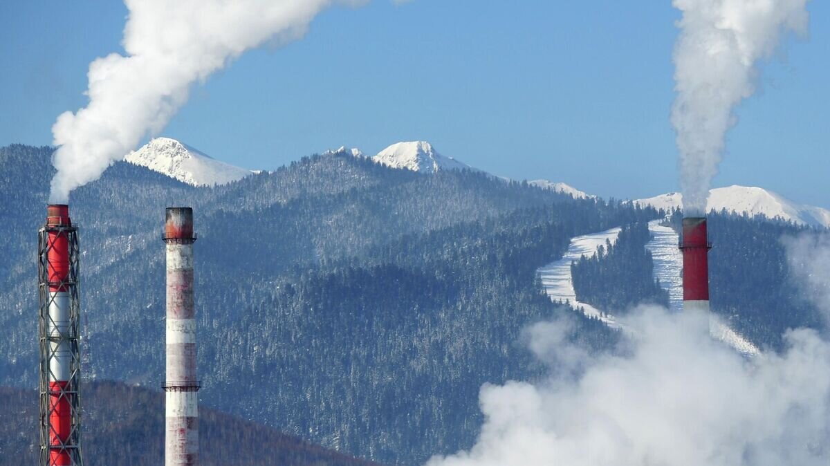    Трубы ТЭЦ Байкальского целлюлозно-бумажного комбината© РИА Новости / Алексей Куденко