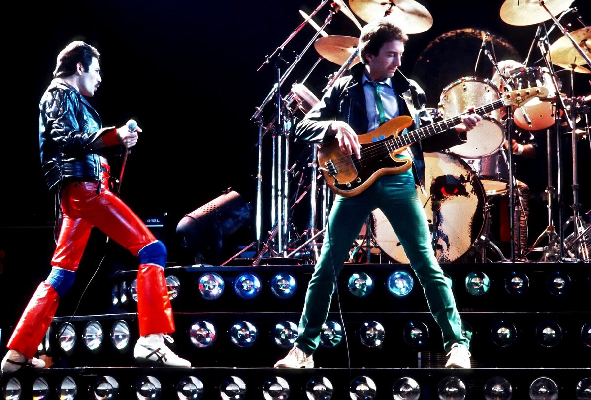 Where does the queen live. Queen live 1980.