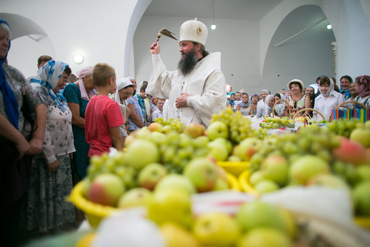 Яблочный спас. С преображением господним и яблочным спасом. Праздник урожая. Яблочный спас 2023. Спас яблочный медовый.