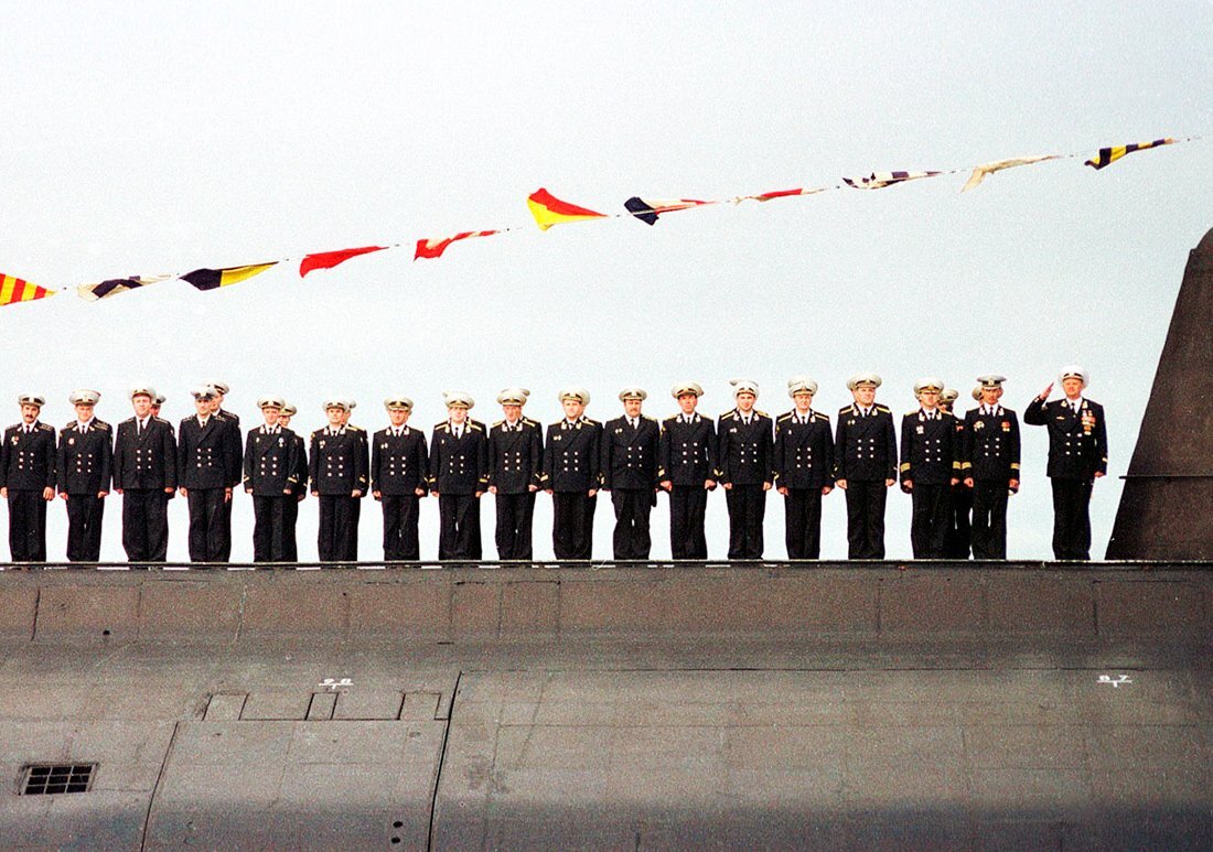 Экипаж АПЛ "Курск"/URL:https://myskillsconnect.com/vodnyj-transport/10808-komanda-kurska-podvodnoj-lodki-39-foto.html