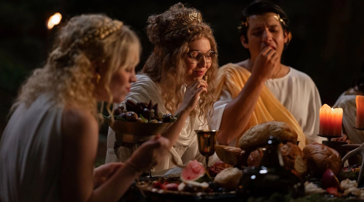 Кадр из сериала «Шершни» (Yellowjackets, с 2021 года)