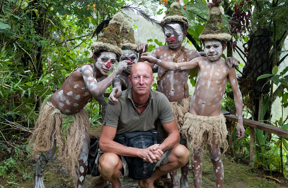 Где ели людей. Джимми Нельсон фотограф Полинезия. Гуарани Джимми Нельсон. Племена Папуа новая Гвинея каннибалы.