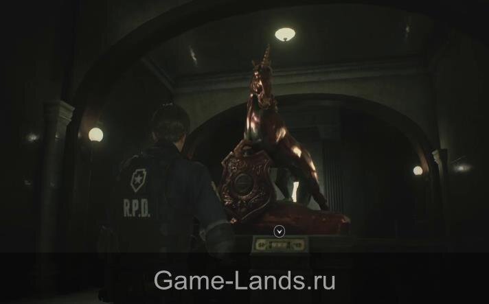 Статуя единорога резидент. Статуя единорога в Resident Evil 2. Resident Evil 2 Remake статуя единорога. Статуя единорога в Resident Evil 2 Remake Клэр. Resident Evil 2 медальоны Единорог за Клэр.