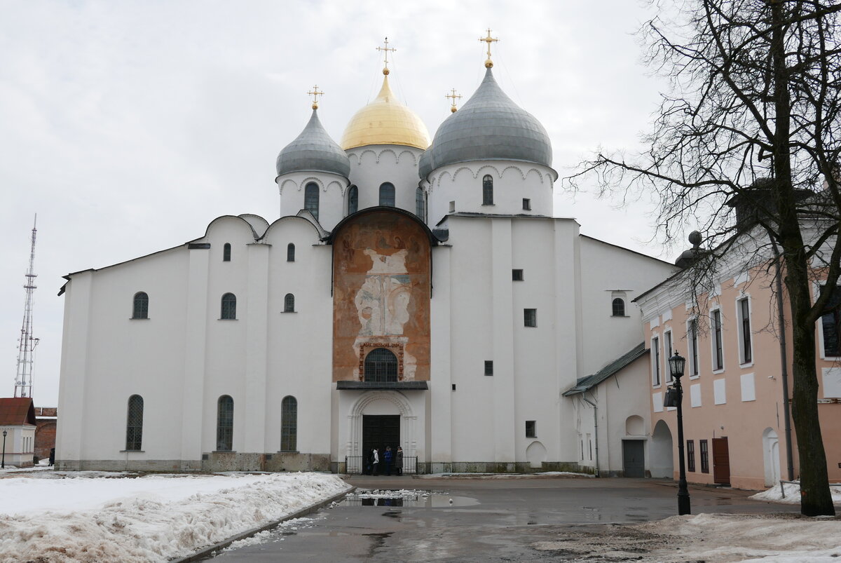 Церковь из картона