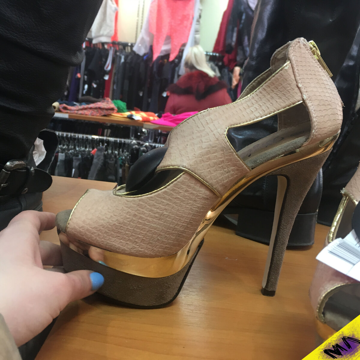 Вот такие туфельки из секонд-хенда.