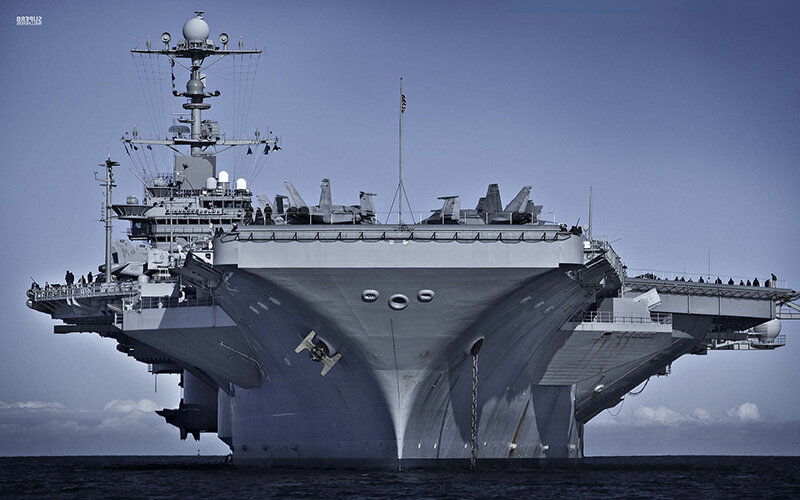 «Джордж Буш» (англ. USS George H. W. Bush (CVN-77)) — американский авианосец типа «Нимиц», десятый и последний корабль этого типа, имеет значительное количество усовершенствований по сравнению с предыдущими кораблями проекта. Назван в честь 41-го президента США Джорджа Буша старшего. источник:http://oruzhie.info