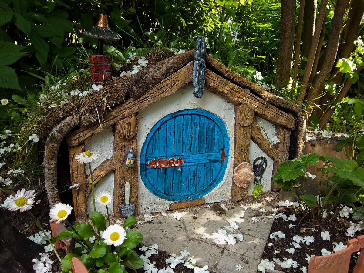 Автор домиков: Людмила Гурбо.