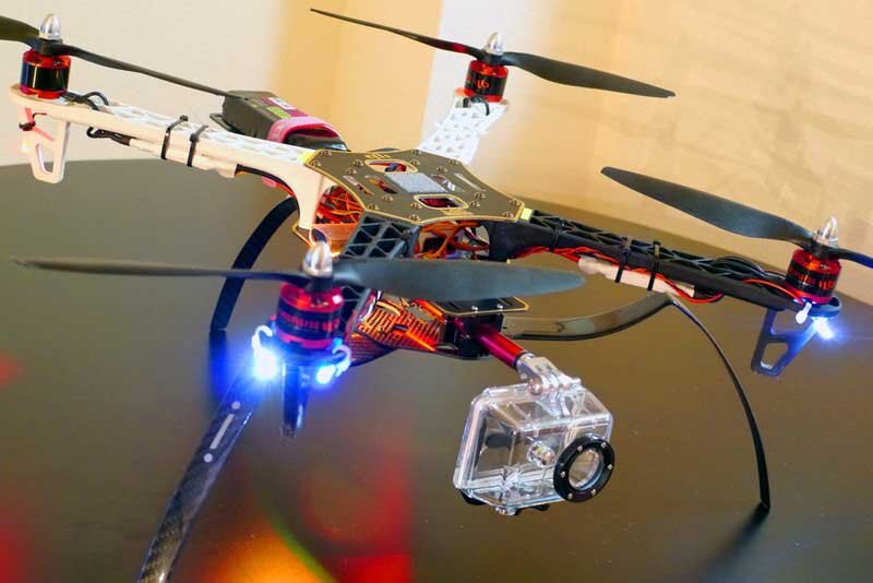 Квадрокоптер xrace aero swift. DJI f450. Дрон DJI f450. DJI f450 квадрокоптер. DJI f450 подвес.