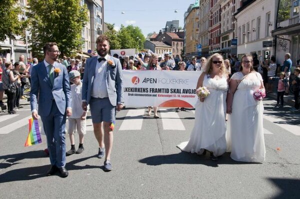 flikr/ Siv Magnhild Bjelland / Åpen folkekirke paraden 2015 foto Siv M Bjelland