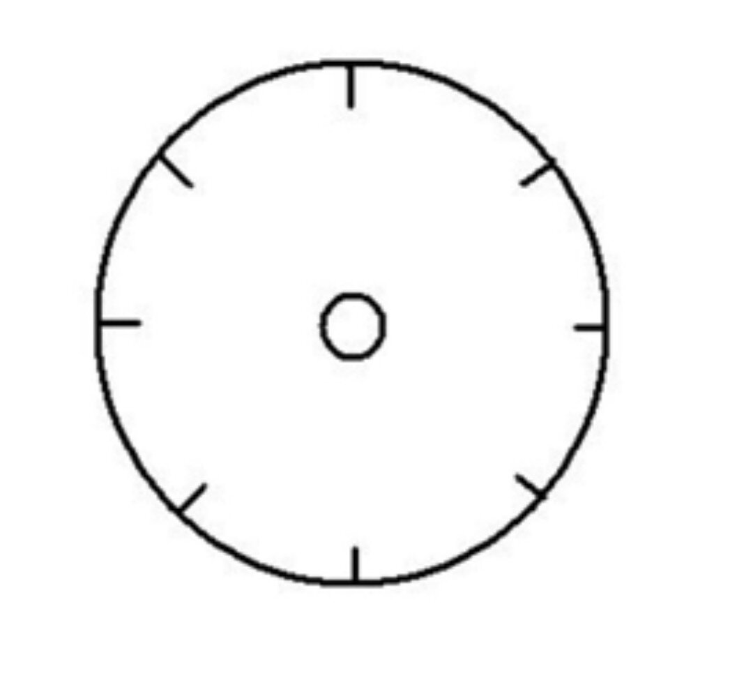 Получаем вот такой кружок из картона. 
