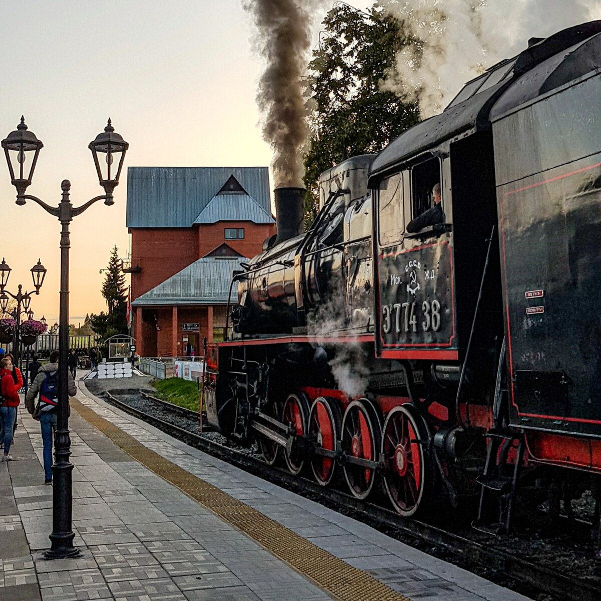 Рускеальский ретро поезд фото