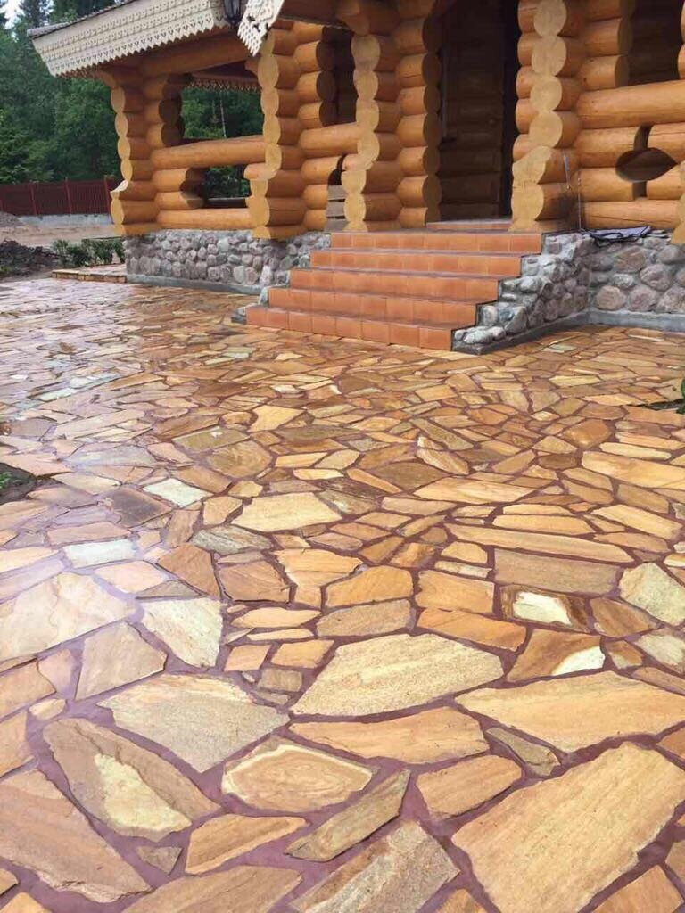 Отделка дорожек златолитом.