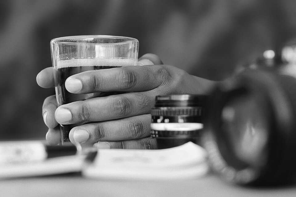 "Невозможно понять, что такое производительность, если не знаешь, что является целью. До тех пор, пока не определена цель, все это просто игры в цифры и слова." - цитата из книги.
