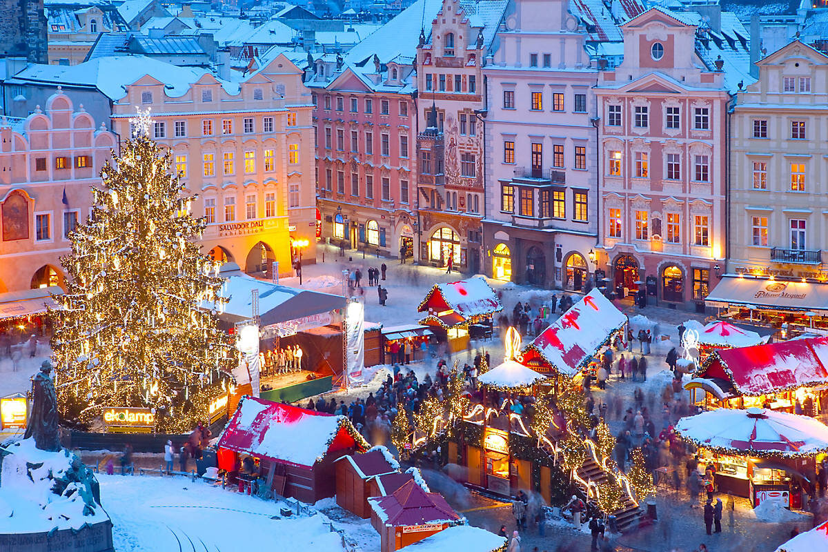 Я давно мечтала оказаться в Европе и посмотреть, как украшают город и отмечают католическое Рождество. Очень хотелось посетить праздничную Прагу.